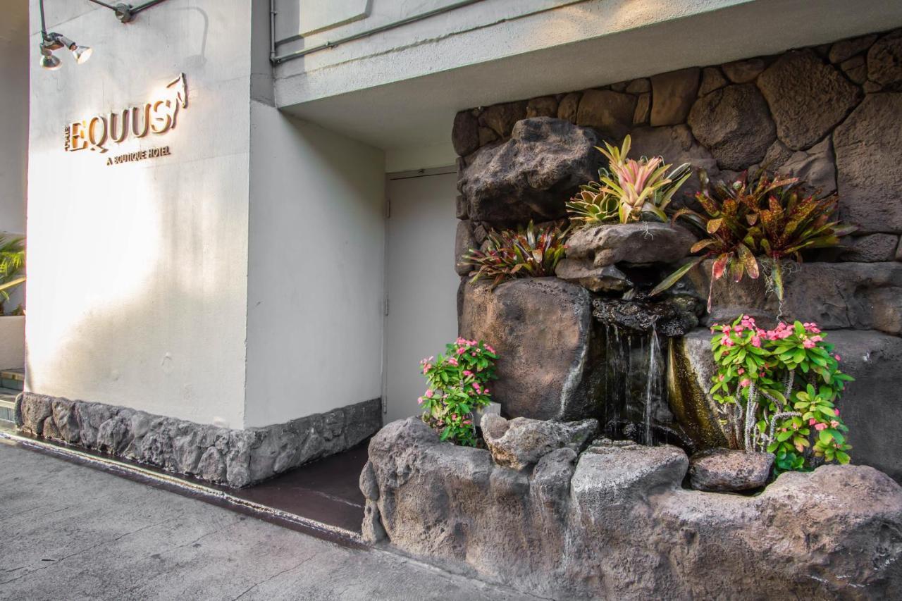 Equus Honolulu Exterior foto